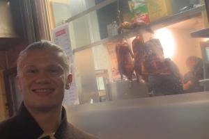 太阳报:哈兰德吃中餐点烤鸭脆皮五花肉,餐厅调侃推出哈兰德套餐