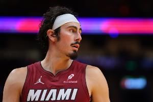 比尔·西蒙斯:应取消哈克斯争MIP的资格 他只是打出了预期的表现