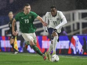 太阳报:吉滕斯伤势无大碍,获准继续留在英格兰U21